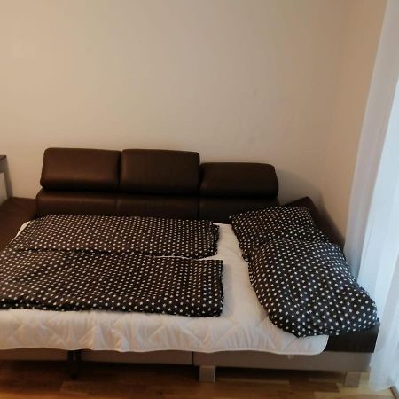 Schone Wohnung Mit Balkon Vienna Exterior photo