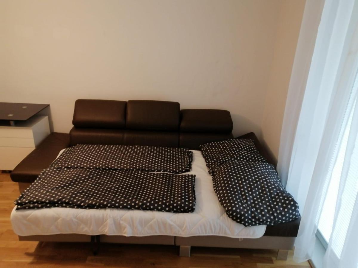 Schone Wohnung Mit Balkon Vienna Exterior photo